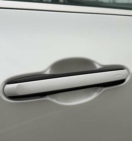 Белый Лексус НХ, объемом двигателя 2.49 л и пробегом 54 тыс. км за 56000 $, фото 28 на Automoto.ua