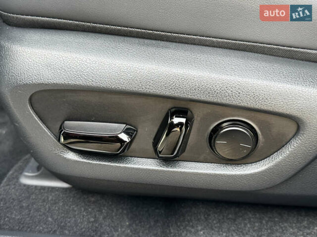 Белый Лексус НХ, объемом двигателя 2.49 л и пробегом 8 тыс. км за 68700 $, фото 33 на Automoto.ua