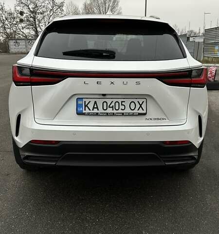 Белый Лексус НХ, объемом двигателя 2.49 л и пробегом 54 тыс. км за 56000 $, фото 3 на Automoto.ua