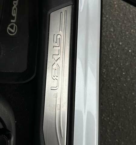 Белый Лексус НХ, объемом двигателя 2.49 л и пробегом 54 тыс. км за 56000 $, фото 27 на Automoto.ua