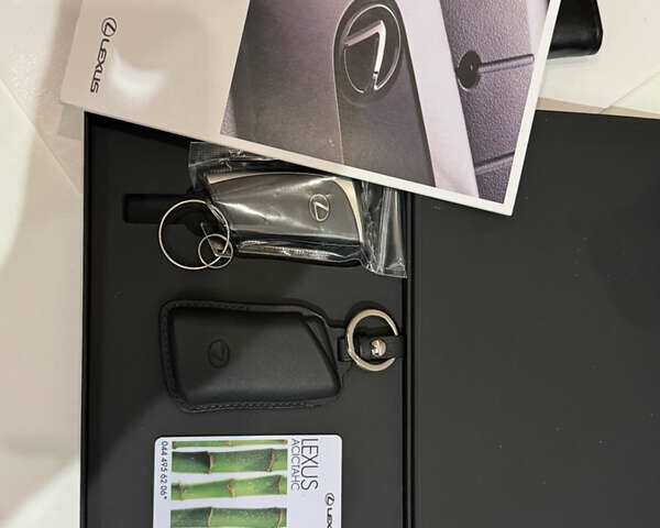 Белый Лексус НХ, объемом двигателя 2.49 л и пробегом 8 тыс. км за 68700 $, фото 100 на Automoto.ua