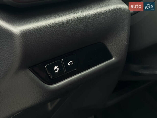 Білий Лексус НХ, об'ємом двигуна 2.49 л та пробігом 14 тис. км за 39900 $, фото 12 на Automoto.ua