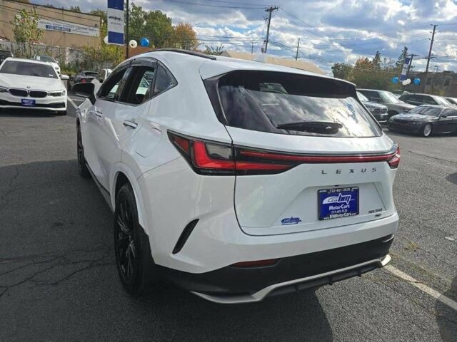 Белый Лексус НХ, объемом двигателя 0 л и пробегом 42 тыс. км за 48000 $, фото 2 на Automoto.ua