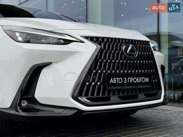 Білий Лексус НХ, об'ємом двигуна 2.49 л та пробігом 6 тис. км за 61300 $, фото 29 на Automoto.ua