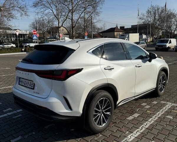 Белый Лексус НХ, объемом двигателя 2.49 л и пробегом 5 тыс. км за 60500 $, фото 3 на Automoto.ua