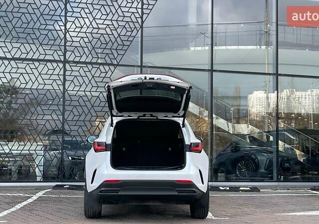 Белый Лексус НХ, объемом двигателя 2.49 л и пробегом 17 тыс. км за 58319 $, фото 9 на Automoto.ua