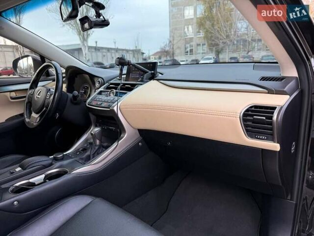 Черный Лексус НХ, объемом двигателя 2.49 л и пробегом 150 тыс. км за 27400 $, фото 11 на Automoto.ua