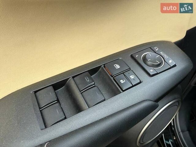 Черный Лексус НХ, объемом двигателя 2.49 л и пробегом 150 тыс. км за 27400 $, фото 15 на Automoto.ua