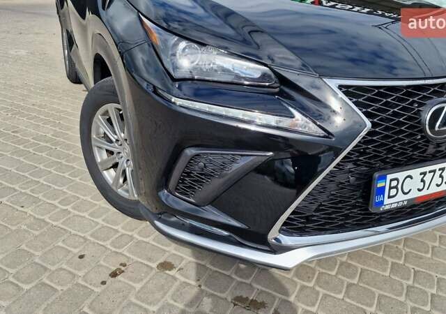 Чорний Лексус НХ, об'ємом двигуна 2 л та пробігом 107 тис. км за 21890 $, фото 1 на Automoto.ua