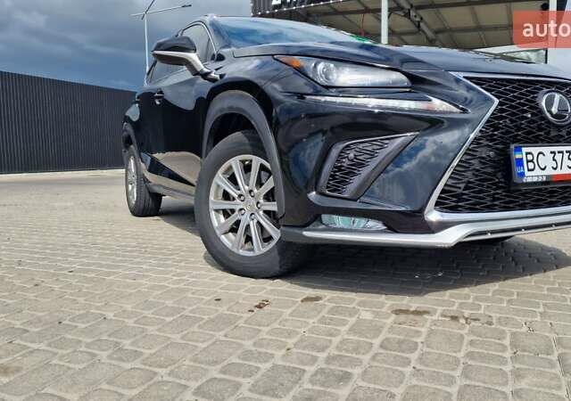 Чорний Лексус НХ, об'ємом двигуна 2 л та пробігом 107 тис. км за 21890 $, фото 3 на Automoto.ua