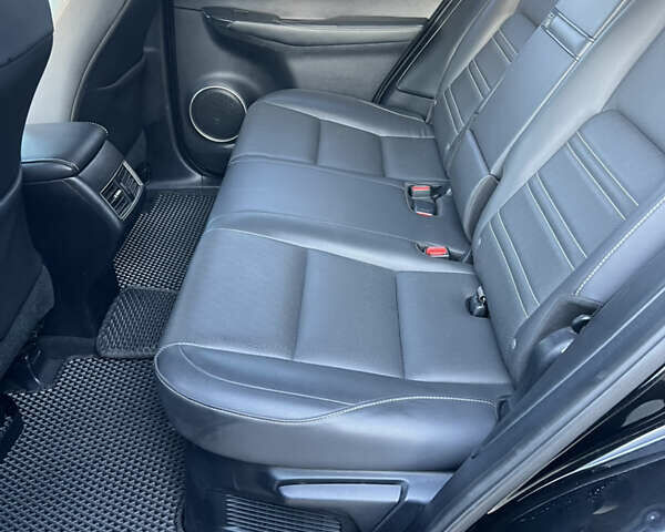 Чорний Лексус НХ, об'ємом двигуна 2 л та пробігом 178 тис. км за 22300 $, фото 4 на Automoto.ua