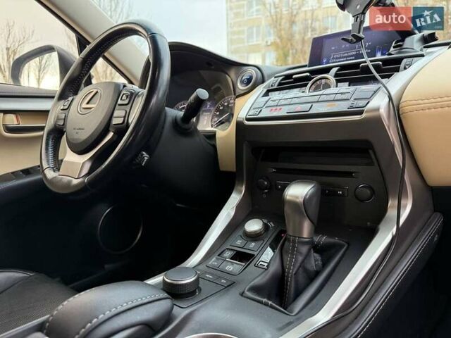 Черный Лексус НХ, объемом двигателя 2.49 л и пробегом 150 тыс. км за 27400 $, фото 12 на Automoto.ua