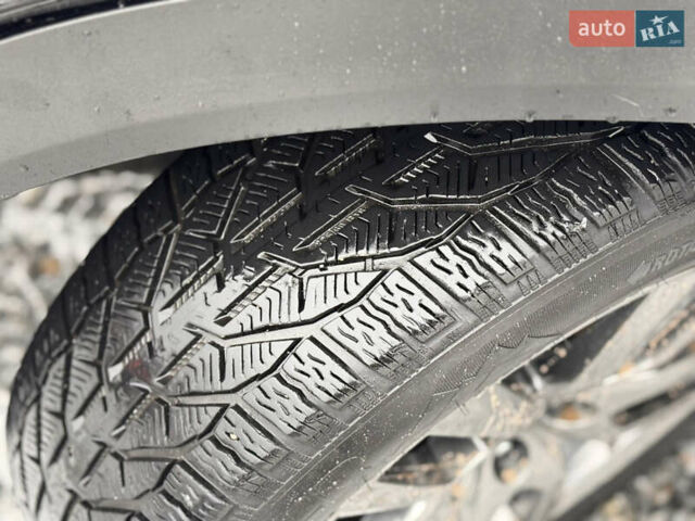 Черный Лексус НХ, объемом двигателя 2.5 л и пробегом 224 тыс. км за 24300 $, фото 6 на Automoto.ua