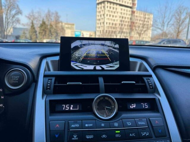 Черный Лексус НХ, объемом двигателя 2 л и пробегом 125 тыс. км за 23900 $, фото 16 на Automoto.ua