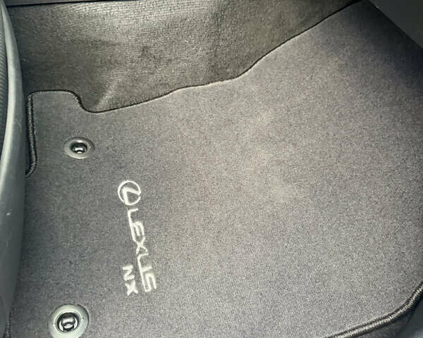 Чорний Лексус НХ, об'ємом двигуна 2 л та пробігом 106 тис. км за 22999 $, фото 26 на Automoto.ua