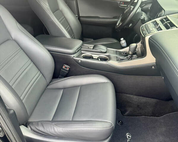 Чорний Лексус НХ, об'ємом двигуна 2 л та пробігом 106 тис. км за 22999 $, фото 31 на Automoto.ua