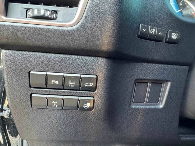 Черный Лексус НХ, объемом двигателя 2 л и пробегом 125 тыс. км за 23900 $, фото 17 на Automoto.ua