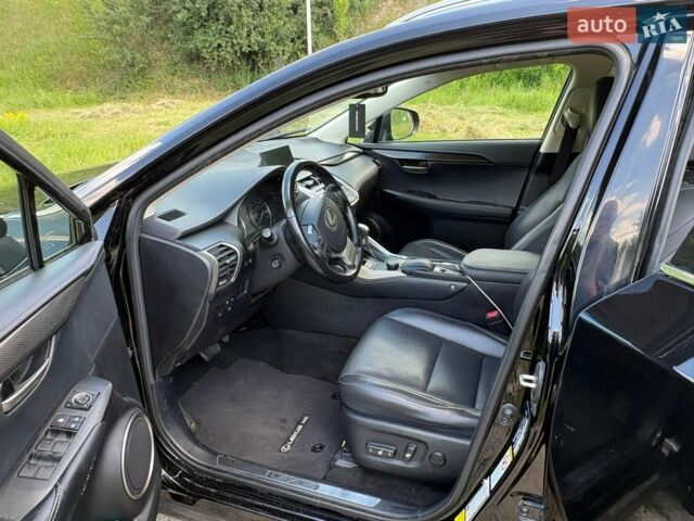 Черный Лексус НХ, объемом двигателя 2 л и пробегом 165 тыс. км за 20200 $, фото 1 на Automoto.ua