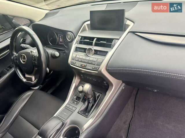 Чорний Лексус НХ, об'ємом двигуна 2 л та пробігом 106 тис. км за 22999 $, фото 29 на Automoto.ua