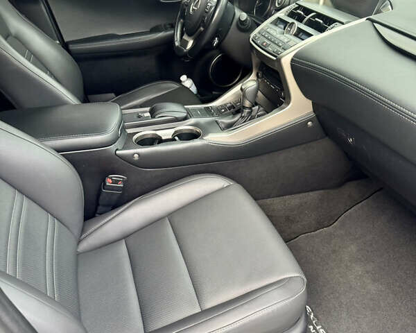 Чорний Лексус НХ, об'ємом двигуна 2 л та пробігом 106 тис. км за 22999 $, фото 27 на Automoto.ua