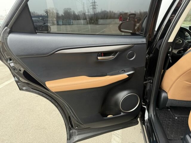 Черный Лексус НХ, объемом двигателя 1.9 л и пробегом 179 тыс. км за 25000 $, фото 21 на Automoto.ua