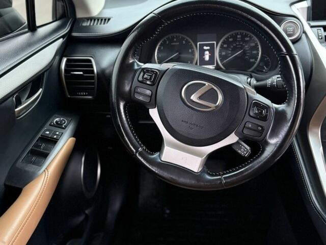 Черный Лексус НХ, объемом двигателя 1.9 л и пробегом 179 тыс. км за 25000 $, фото 14 на Automoto.ua