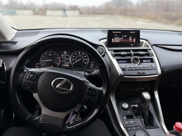 Черный Лексус НХ, объемом двигателя 1.9 л и пробегом 179 тыс. км за 25000 $, фото 15 на Automoto.ua