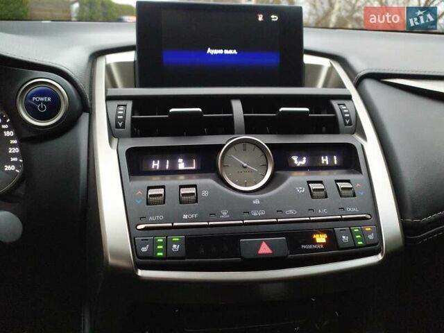 Черный Лексус НХ, объемом двигателя 2.5 л и пробегом 190 тыс. км за 26500 $, фото 13 на Automoto.ua