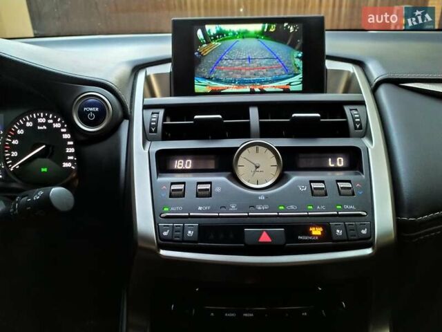 Лексус НХ 2017 в Киеве на Automoto.ua Черный Лексус НХ, объемом двигателя 2.49 л и пробегом 190 тыс. км за 25500 $, фото 30 на Automoto.ua