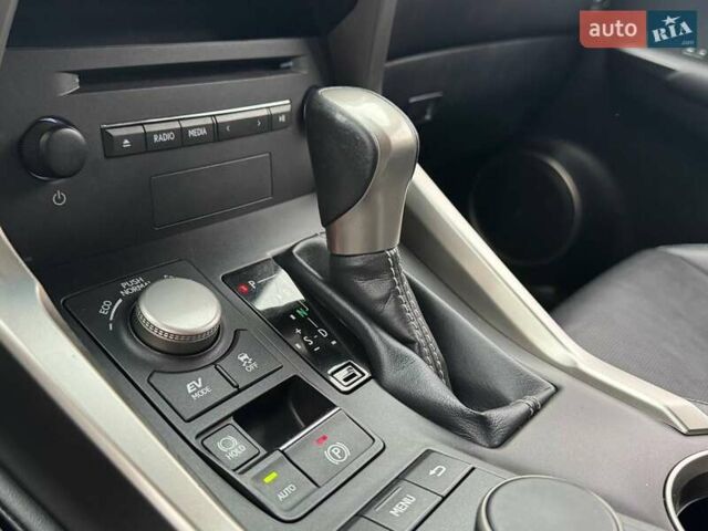 Черный Лексус НХ, объемом двигателя 2.49 л и пробегом 195 тыс. км за 26500 $, фото 30 на Automoto.ua