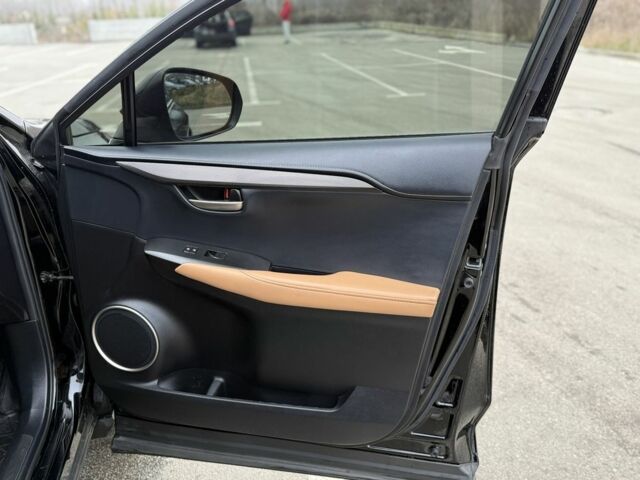 Черный Лексус НХ, объемом двигателя 1.9 л и пробегом 179 тыс. км за 25000 $, фото 22 на Automoto.ua