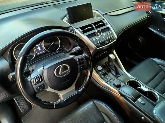 Лексус НХ 2017 в Киеве на Automoto.ua Черный Лексус НХ, объемом двигателя 2.49 л и пробегом 190 тыс. км за 25500 $, фото 12 на Automoto.ua