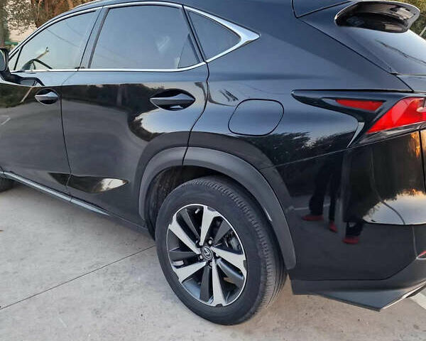 Чорний Лексус НХ, об'ємом двигуна 2 л та пробігом 62 тис. км за 25000 $, фото 3 на Automoto.ua