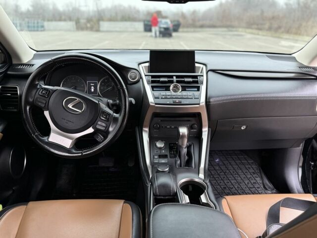 Черный Лексус НХ, объемом двигателя 1.9 л и пробегом 179 тыс. км за 25000 $, фото 13 на Automoto.ua