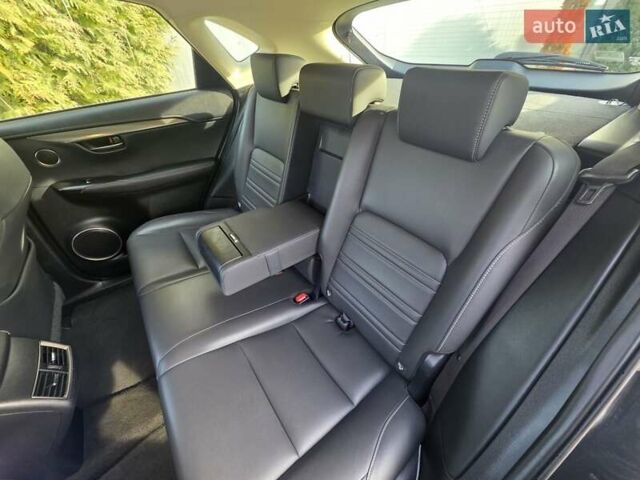 Черный Лексус НХ, объемом двигателя 2.49 л и пробегом 150 тыс. км за 31750 $, фото 63 на Automoto.ua