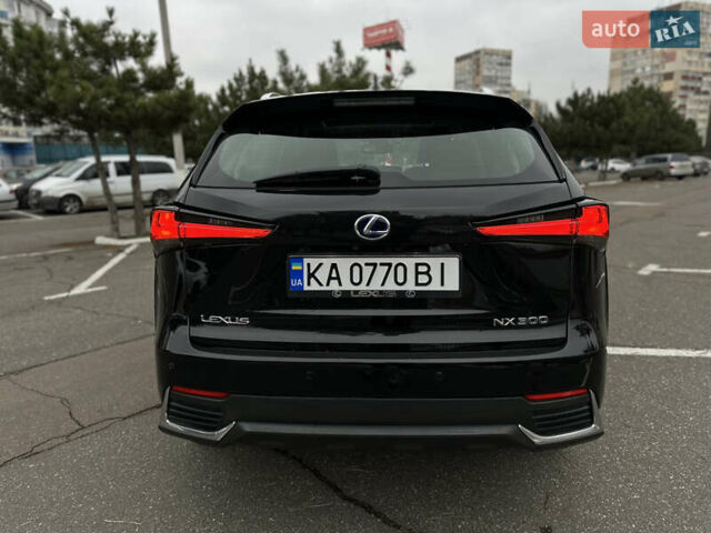 Черный Лексус НХ, объемом двигателя 2 л и пробегом 138 тыс. км за 23999 $, фото 4 на Automoto.ua