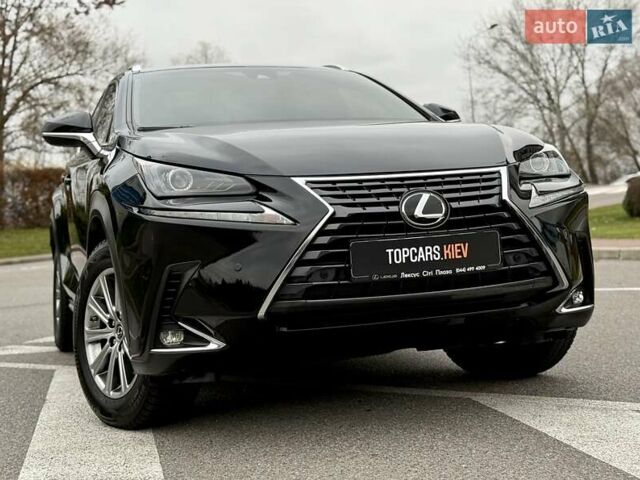 Черный Лексус НХ, объемом двигателя 2 л и пробегом 68 тыс. км за 28700 $, фото 27 на Automoto.ua
