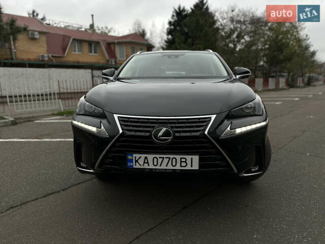 Черный Лексус НХ, объемом двигателя 2 л и пробегом 138 тыс. км за 23999 $, фото 1 на Automoto.ua