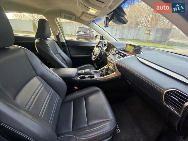 Черный Лексус НХ, объемом двигателя 2.49 л и пробегом 150 тыс. км за 31750 $, фото 45 на Automoto.ua