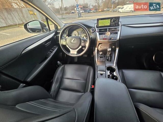 Черный Лексус НХ, объемом двигателя 2.49 л и пробегом 150 тыс. км за 31750 $, фото 66 на Automoto.ua