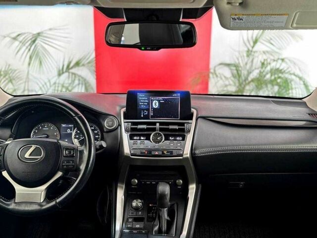 Черный Лексус НХ, объемом двигателя 2 л и пробегом 167 тыс. км за 26368 $, фото 7 на Automoto.ua