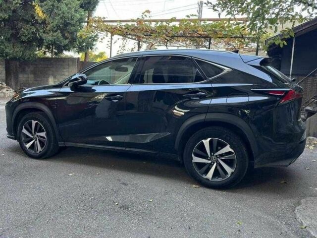 Чорний Лексус НХ, об'ємом двигуна 2 л та пробігом 117 тис. км за 17500 $, фото 3 на Automoto.ua