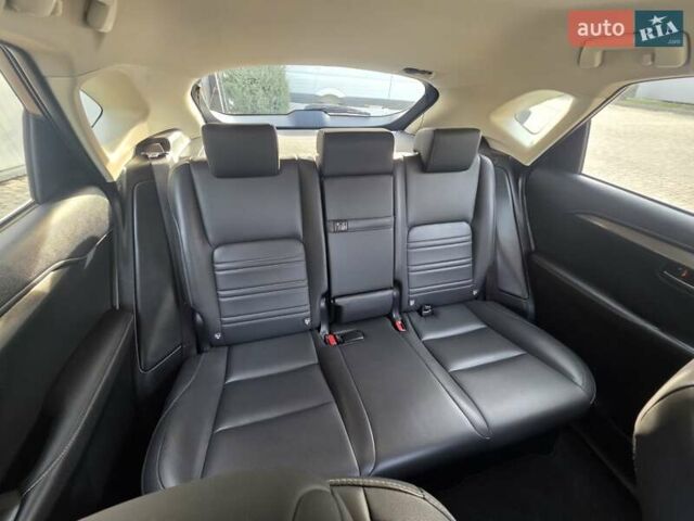 Черный Лексус НХ, объемом двигателя 2.49 л и пробегом 150 тыс. км за 31750 $, фото 47 на Automoto.ua