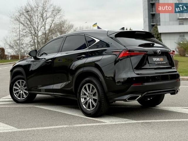 Черный Лексус НХ, объемом двигателя 2 л и пробегом 68 тыс. км за 28700 $, фото 10 на Automoto.ua
