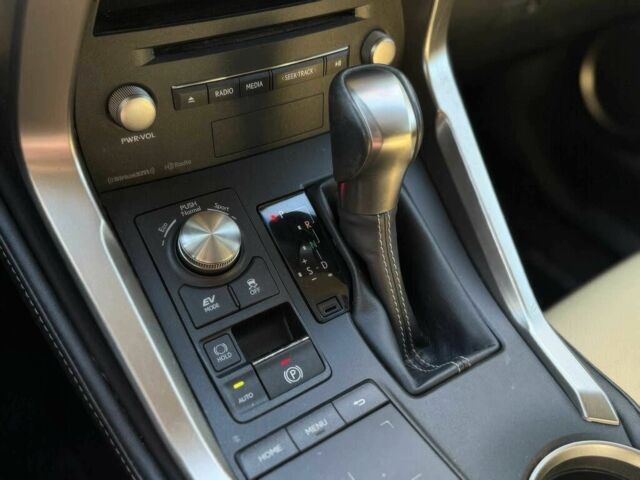 Чорний Лексус НХ, об'ємом двигуна 2.5 л та пробігом 38 тис. км за 9500 $, фото 12 на Automoto.ua