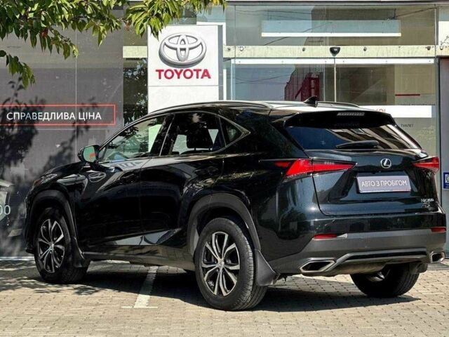 Черный Лексус НХ, объемом двигателя 2 л и пробегом 167 тыс. км за 26368 $, фото 1 на Automoto.ua