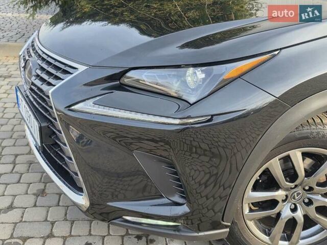 Черный Лексус НХ, объемом двигателя 2.49 л и пробегом 150 тыс. км за 31750 $, фото 12 на Automoto.ua