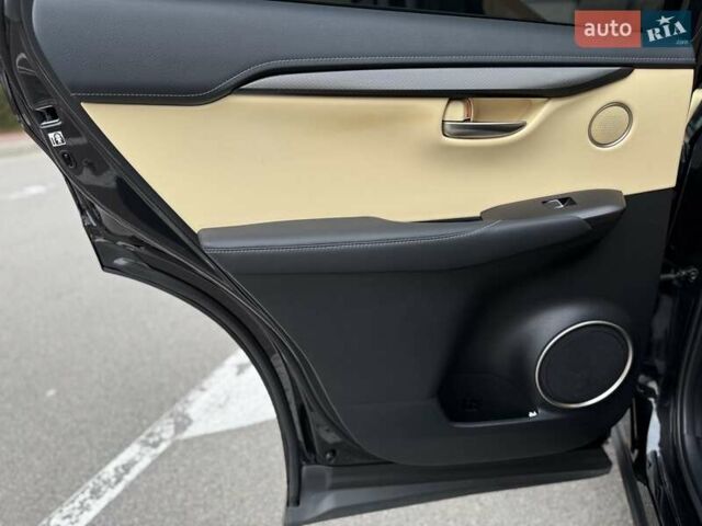 Черный Лексус НХ, объемом двигателя 2 л и пробегом 68 тыс. км за 28700 $, фото 41 на Automoto.ua