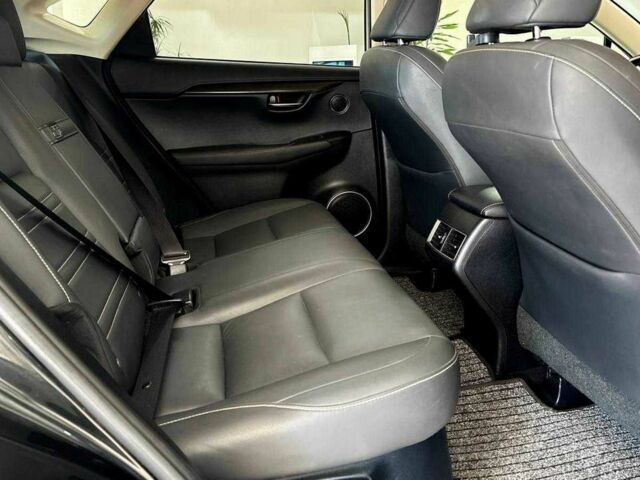 Черный Лексус НХ, объемом двигателя 2 л и пробегом 167 тыс. км за 26368 $, фото 6 на Automoto.ua