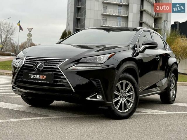 Черный Лексус НХ, объемом двигателя 2 л и пробегом 68 тыс. км за 28700 $, фото 3 на Automoto.ua